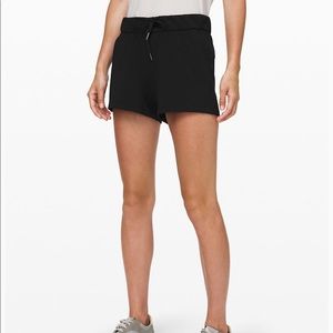 Lululemon On the Fly Short 2.5’’